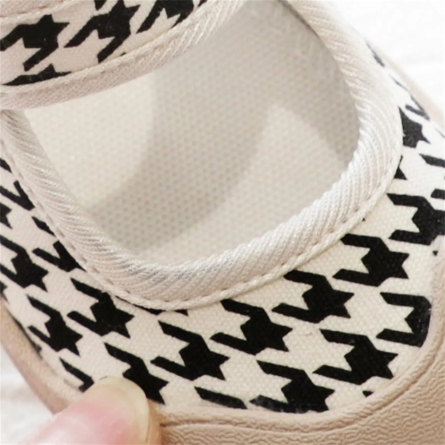 2025 Toddler Baby Girl Shoes Canvas Shoes Baotou Sandals Baby Soft Soles Non Slip Suitable For 2 To 11 Years