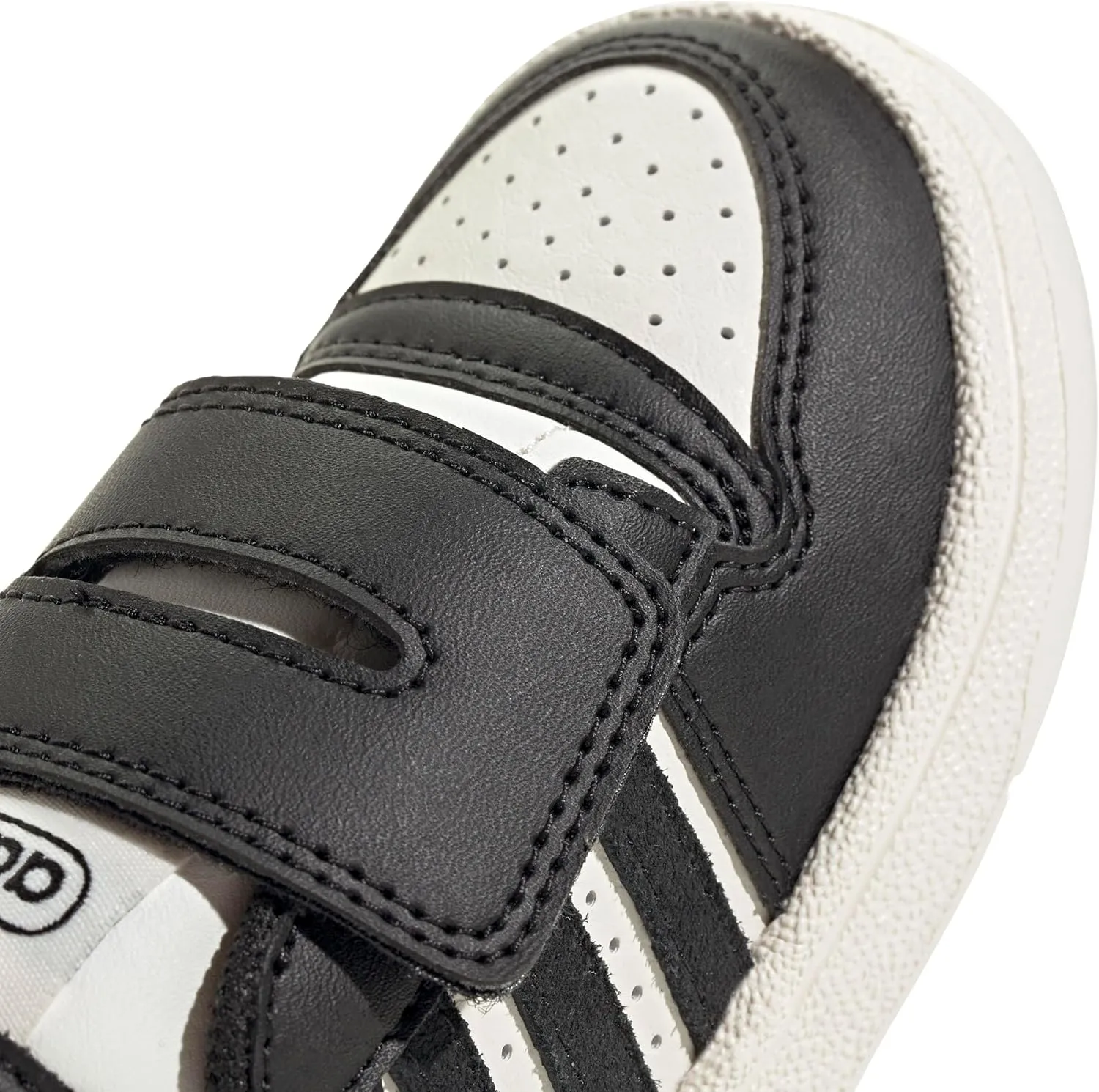 adidas Baby-Boy's Turnaround Basketball Sneaker