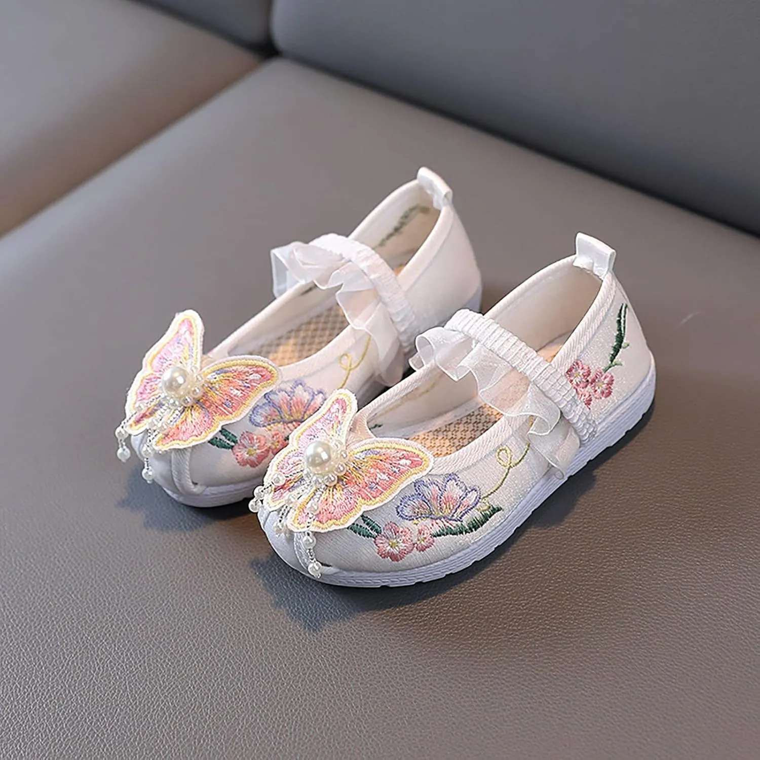 Children House Shoes Girls Flat Bottomed Embroidered Sandals Fashionable Children Performance Shoes