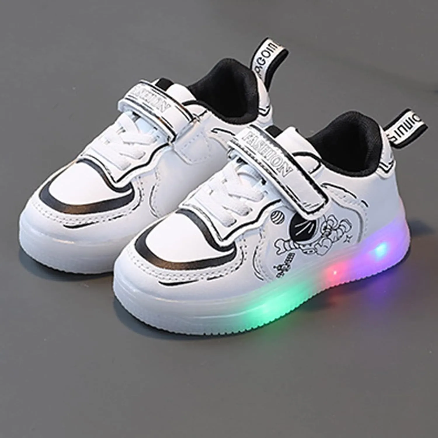 Children Shoes LED Lighting Casual Shoes Boys Girls Students White Cute Soft Sole Sport Little Girl Size 8 Shoes