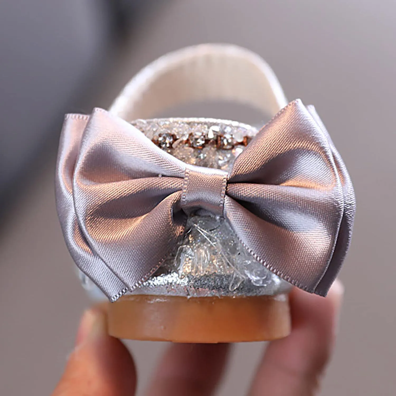 Children Soft Sole Foot Warmer Fashion Spring Summer Girls Sandals Dress Performance Mesh Pearl Dance Shoes