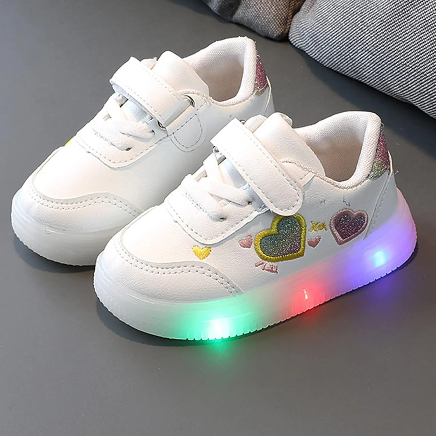 Children's Casual Shoes Boys Breathable Non-Slip Light Sneakers Unisex Luminous Sneakers Sport Running Shoes
