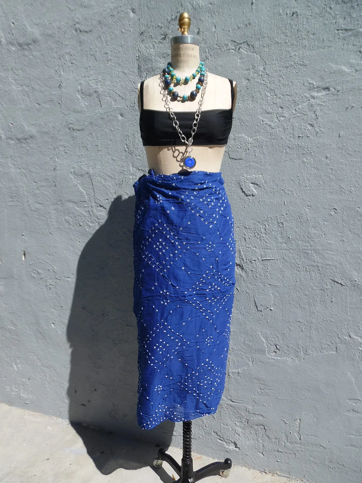 Crinkle Cotton Pareo Sarong In Navy Blue