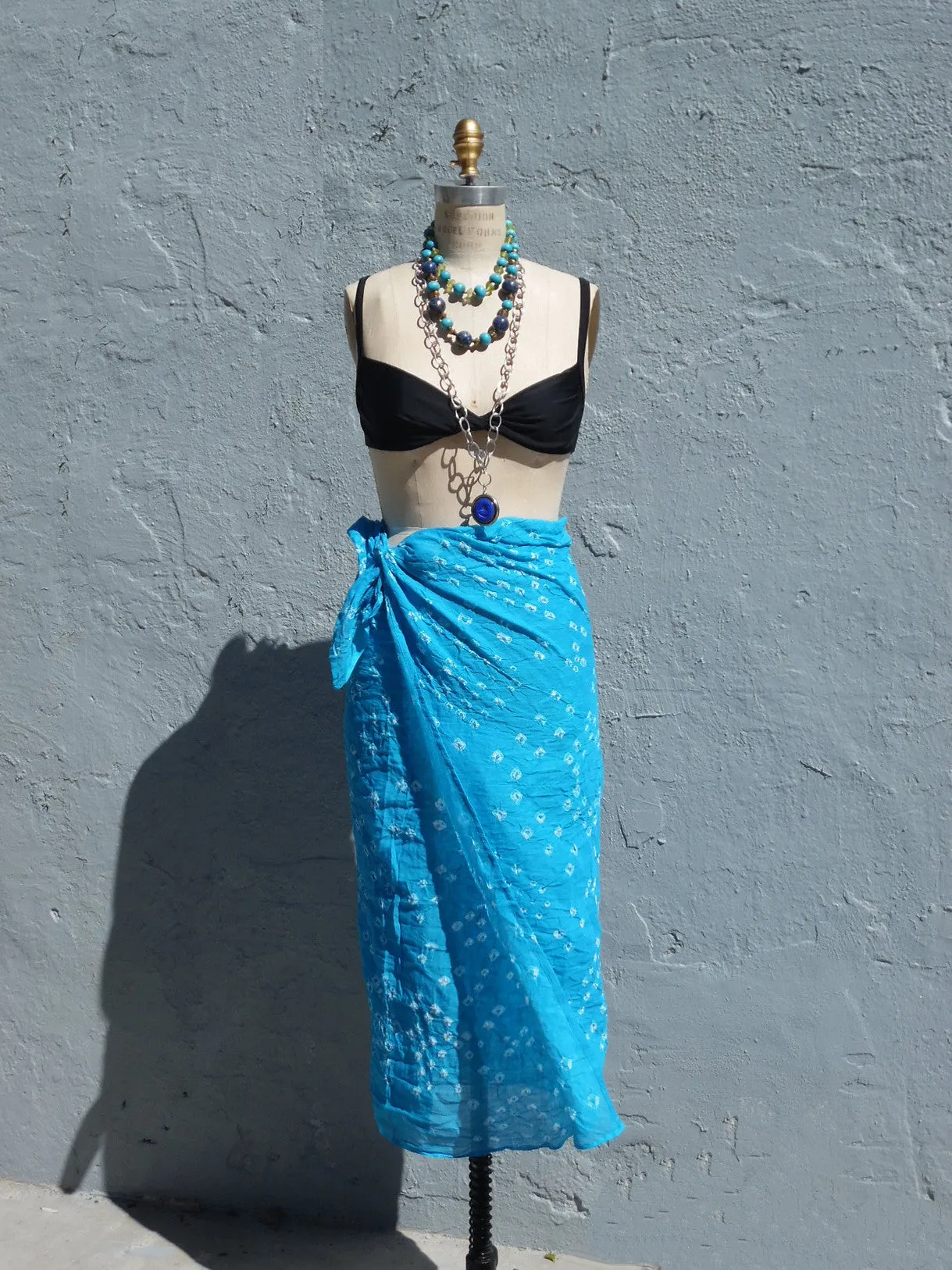 Crinkle Cotton Pareo Sarong In Navy Blue