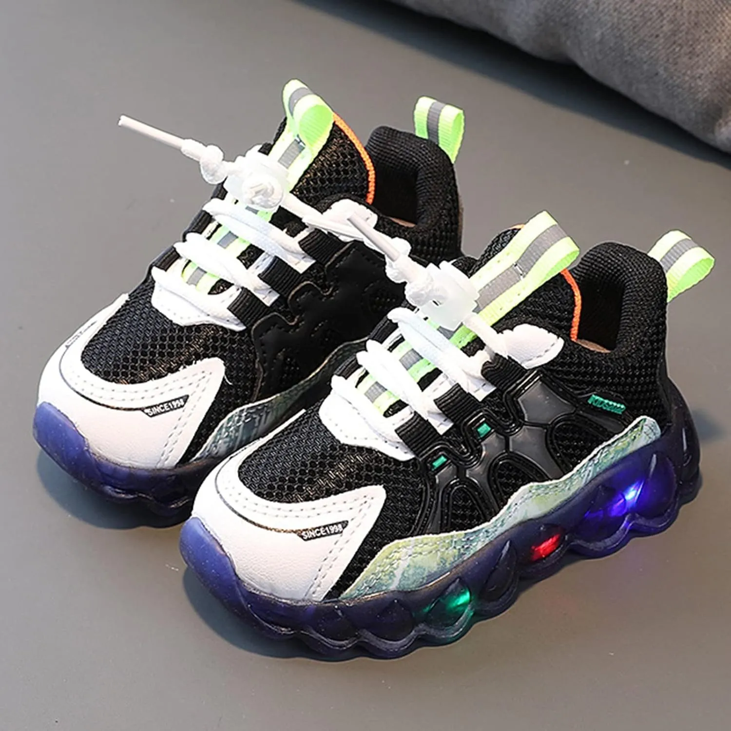 Fashion Light On LED Baby Shoes Children Casual Shoes Boy Soft Sole Sport Shoes Kids Toddler Girls Running Shoes