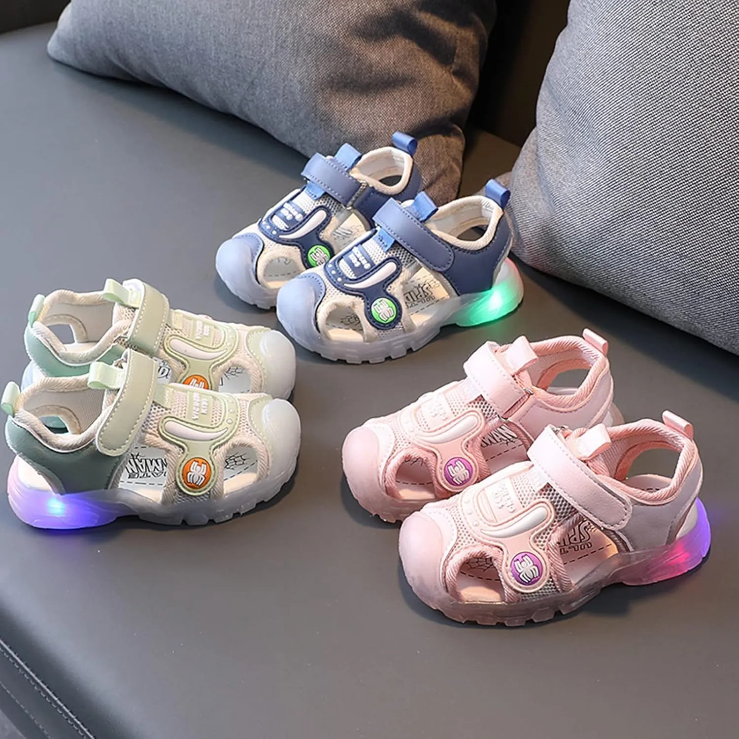 Kids Home Shoes Fashion Light On LED Baby Shoes Casual Children Shoes Girls Sandals Soft Sole Kids Beach Shoes