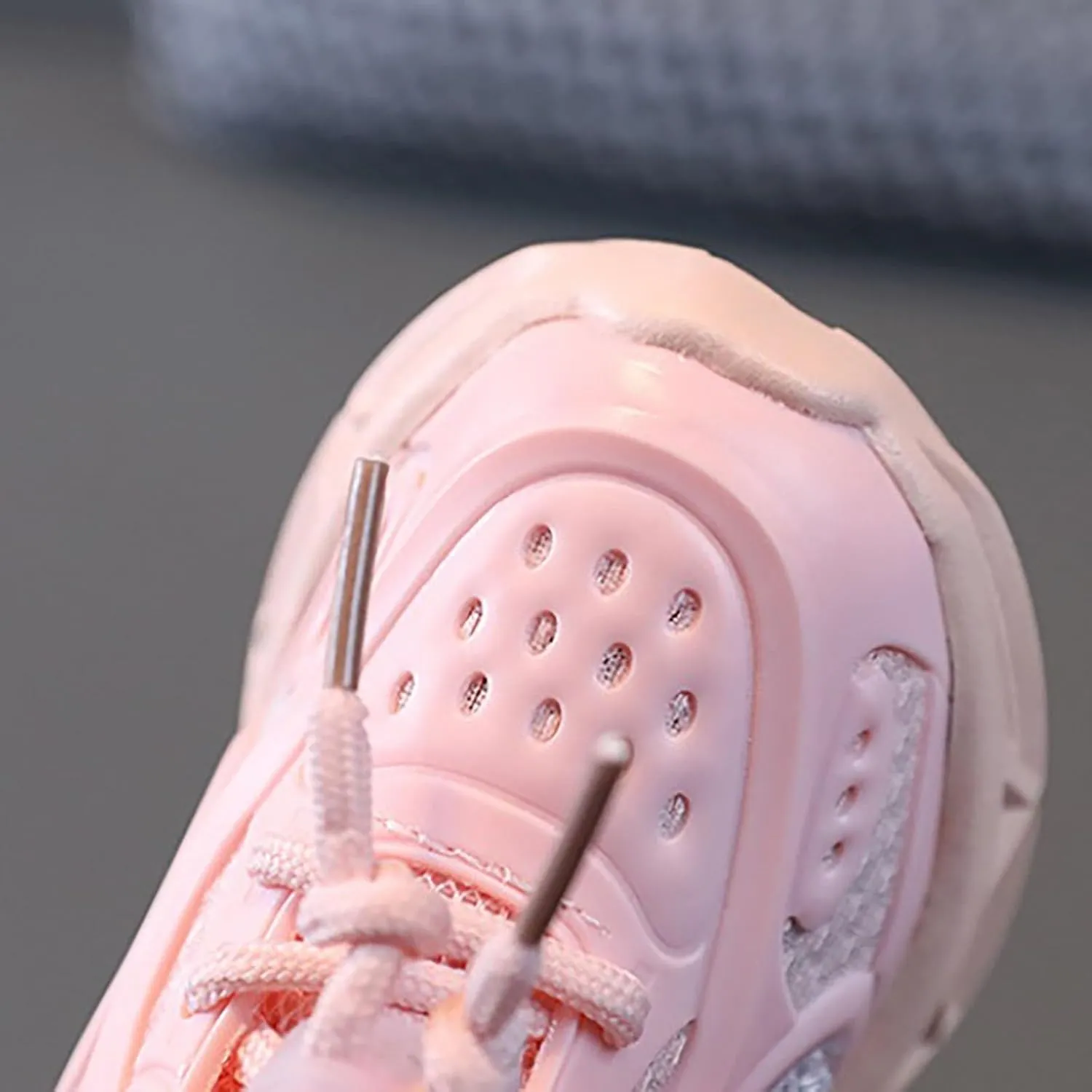 Kids Light-Up Flashing Sneaker Athletic Running Shoes with Strap, Fashionable and Fun for Boys Girls Shoe Toddler Girl