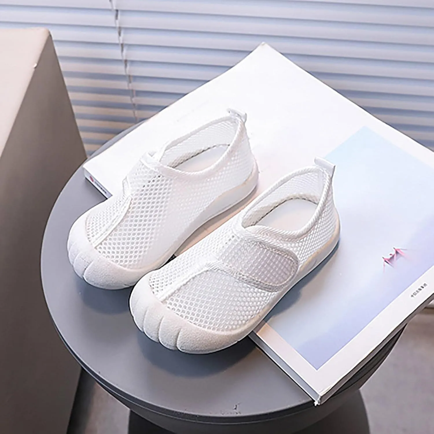 Summer New Hollowed Breathable Mesh Shoes Boys Baotou Anti Kick Sandals Girls Solid Color Beach Shoes Girls Wedges